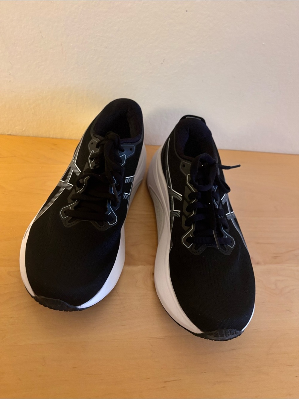 Asics Black and White Athletic Running Shoes - Picture 3 of 7